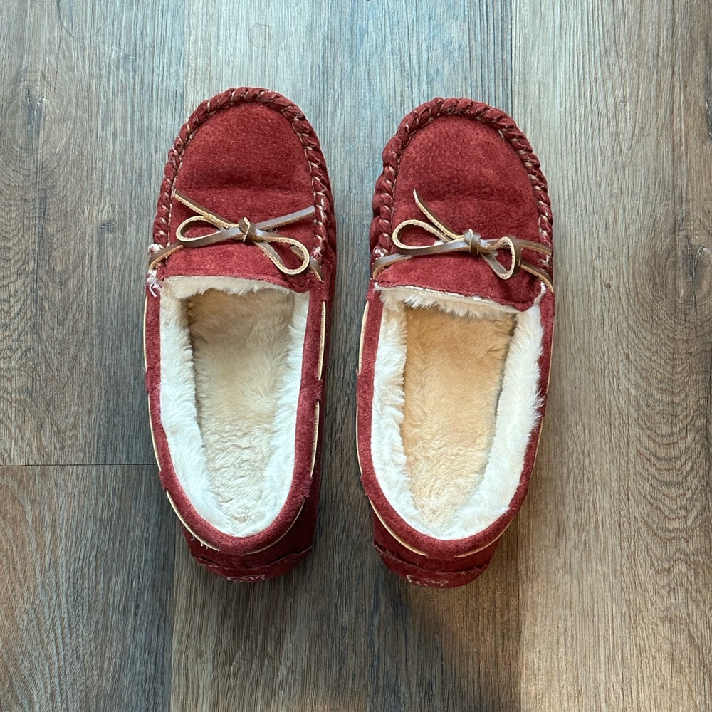 Women’s Bergundy Lamo Slip-On Slippers